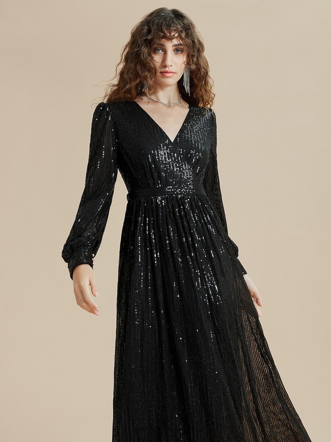 Latest Party Wear Maxi Dresses & Frocks Collection 2024-2025 | Party wear  maxi dresses, Party wear, Gown frock design