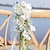 preiswerte Künstliche Blumen-Künstliche Blume, Hochzeitsdekoration im Freien, Stuhllehnenblume, weiße künstliche Blume, die an die Blume gelehnt ist