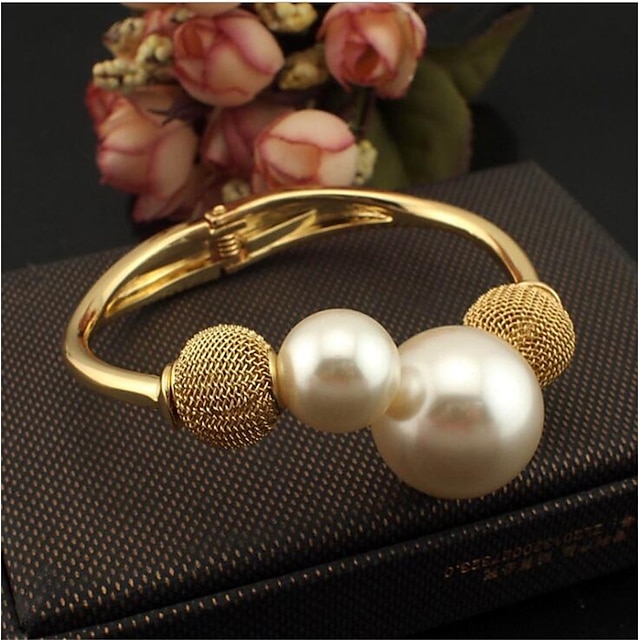  Women's Pearl Geometrical Cuff Bracelet Stylish Vertical / Gold bar Alloy Bracelet Jewelry Golden / Black / White For Gift Daily Work Festival