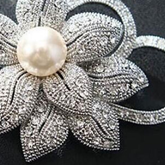  Women's Synthetic Diamond Brooches Classic Flower Shape Basic Classic Brooch Jewelry White / Sliver For Party Gift Daily Graduation Festival