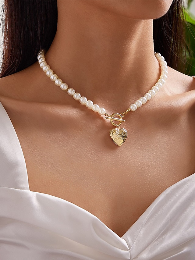 1 pc Collier Pendentif Collier de médaillons Femme Plein Air Cadeau Fête d'anniversaire Rétro Imitation Perle Alliage Cœur / Collier de perles
