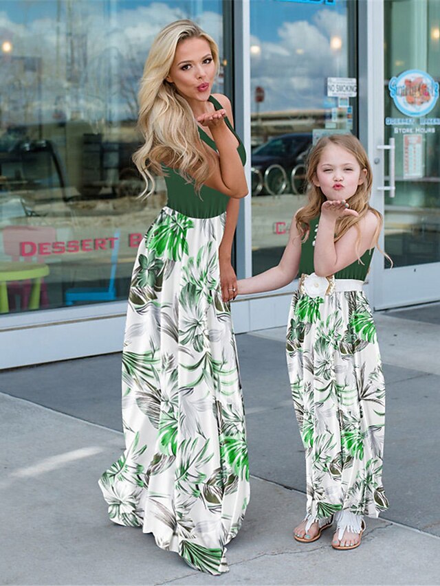  Mommy and Me Dresses Floral Print Green Maxi Sleeveless Daily Matching Outfits / Summer