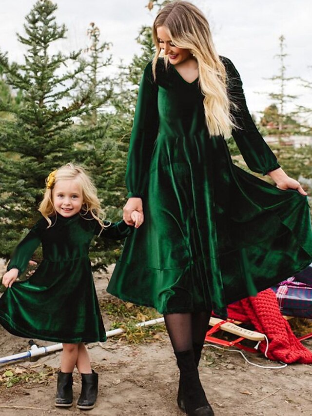  Mommy and Me Velvet Dresses Daily Solid Color Ruched Green Wine Midi Long Sleeve Elegant Matching Outfits / Fall