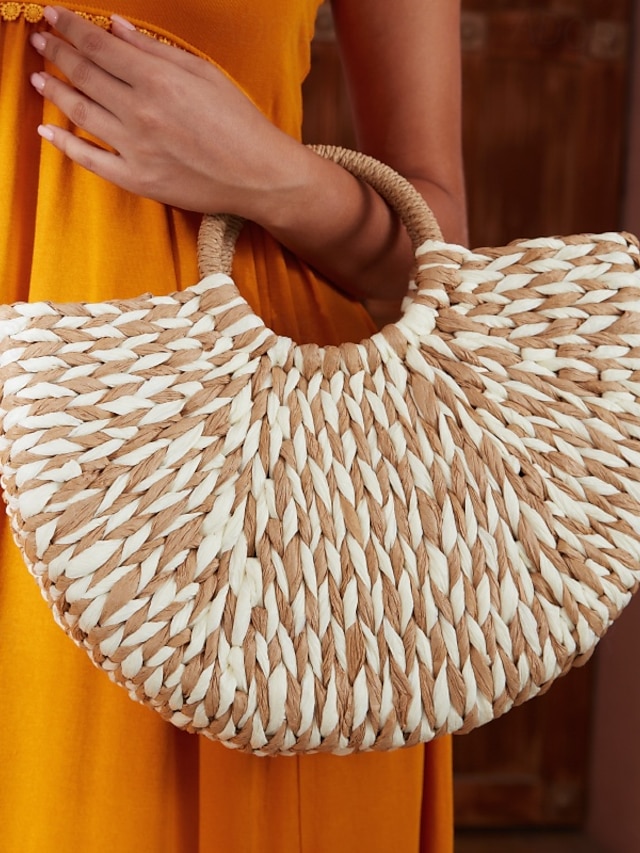  Chic Straw Circle Beach Handbag