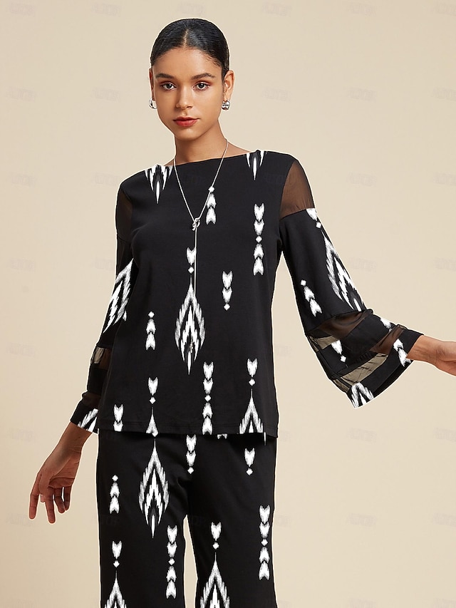  Geometric Print Round Neck Blouse