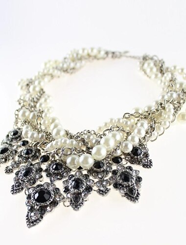 Women's Fashion Pearl Necklace