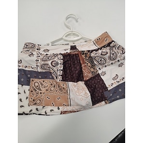 Schlankes Tankini-Bademode-Set im Boho-Paisley-Stil mit überkreuztem Rücken