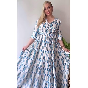 maxi abito geometrico in raso con scollo a V