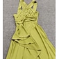 Robe longue de soirée/mariage/cocktail vert armée pour femme, en satin vert, col licou, fente sur le devant, découpe, robe à volants asymétrique pour impressionner 2024