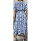 Vestido estampado azul estilo resort con cintura ajustada